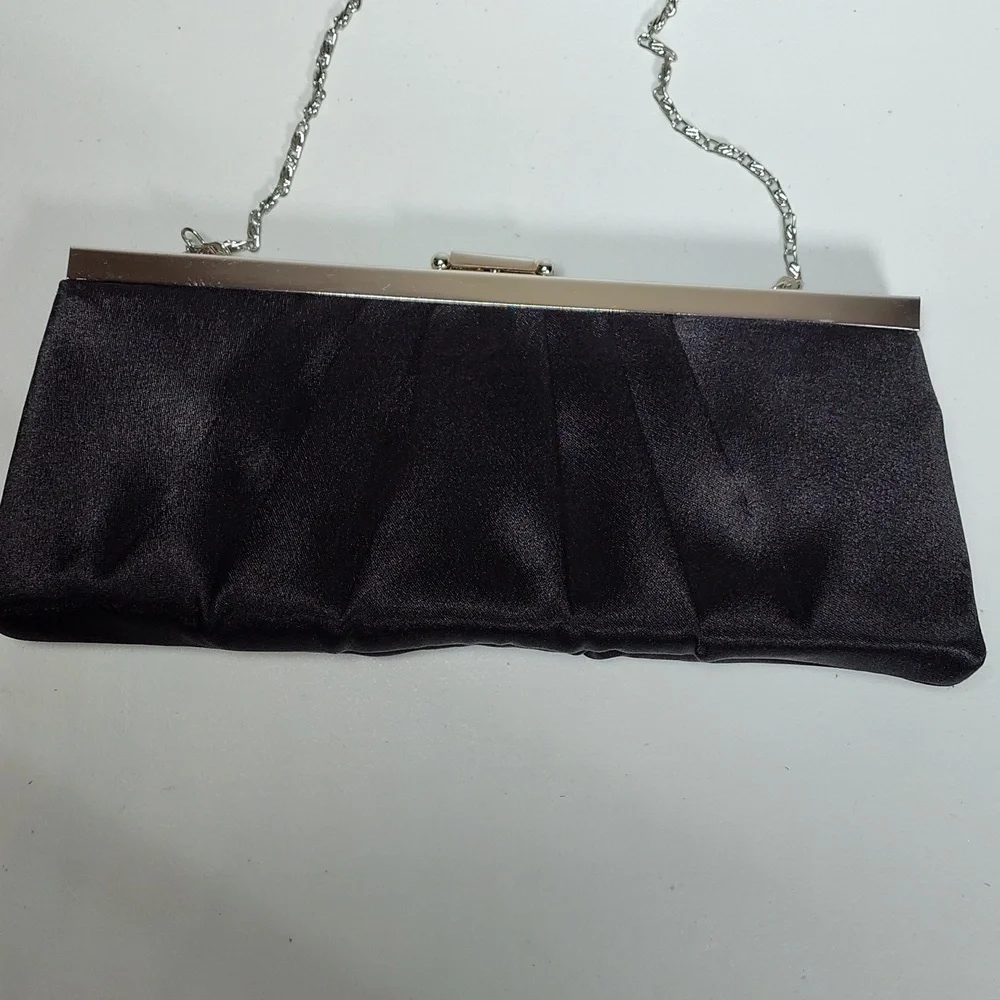 Jessica McClintock black pleated satin convertible clutch evening purse